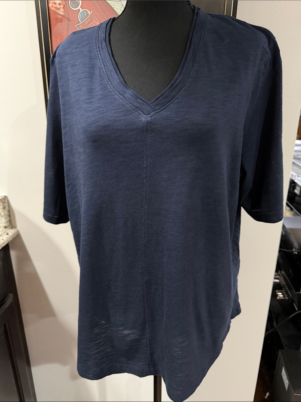 Women’s Chico’s Navy V-Neck Short Sleeve Shirt Sz 3 US Sz XL excellent condition